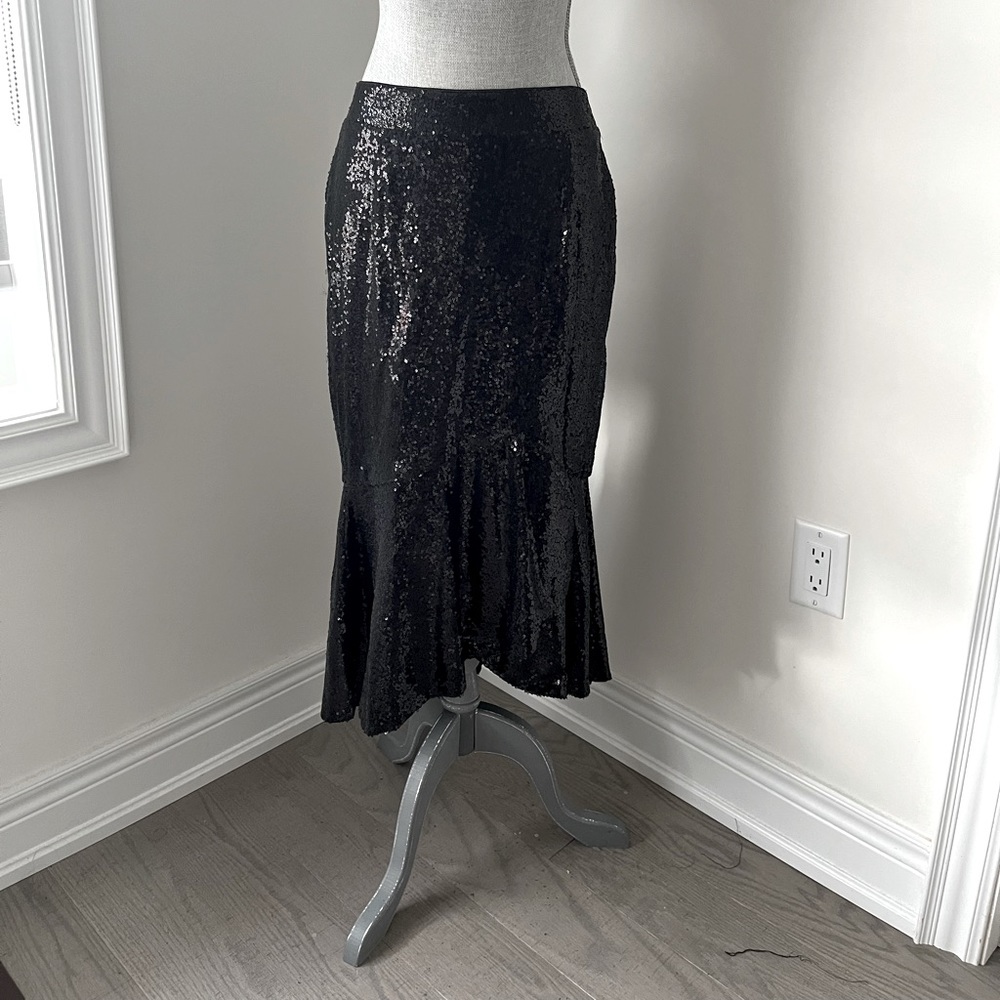 Black sequin fitted- flare trumpet midi skirt. Very flattering only worn once! - Picture 2 of 9